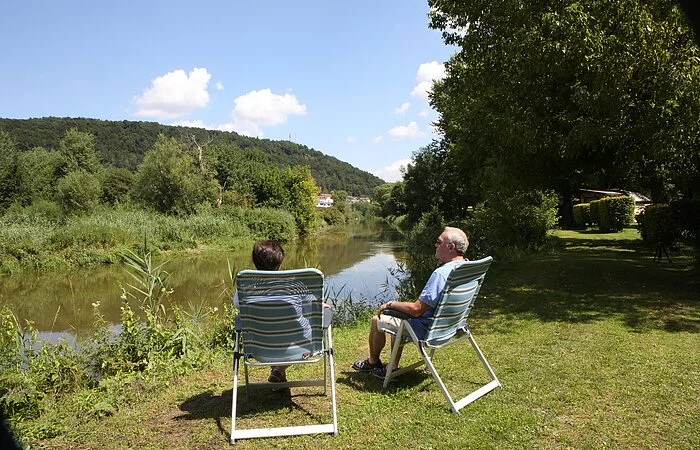 azurcamping_paar-an-altmuehl