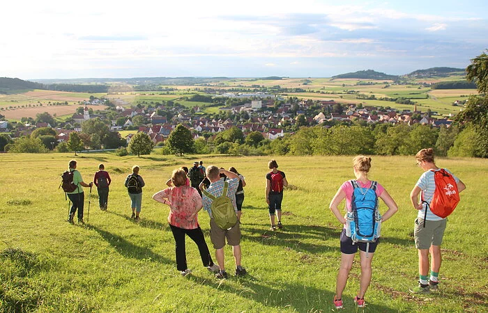 Wandergruppe auf der Espanrunde unterwegs