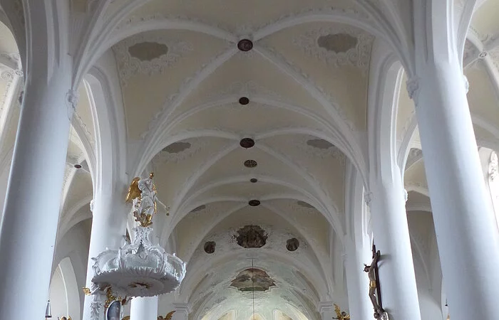 Die Stadtpfarrkirche St. Walburga in Monheim