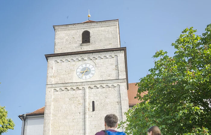 Wanderer bei Bergen (Neuburg/Donau)