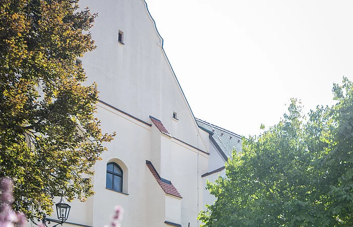 Die Walburgastatue im Stadtzentrum von Monheim