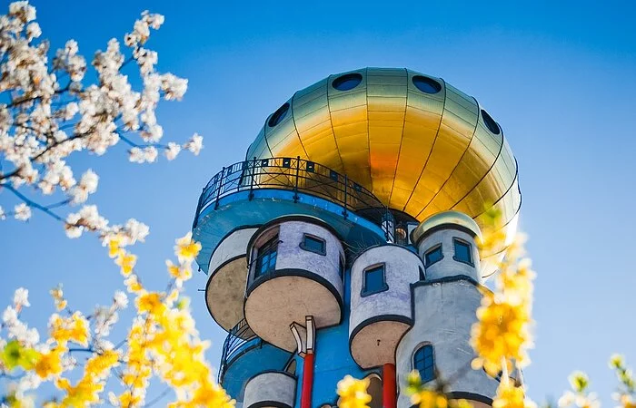 Kuchlbauer Turm ñ ein Hundertwasser Architekturprojekt, geplant und bearbeitet von Architekt Peter Pelikan ©Gruener Janura AG, Glarus, Schweiz ©Foto: Brauerei zum Kuchlbauer GmbH & Co KG 