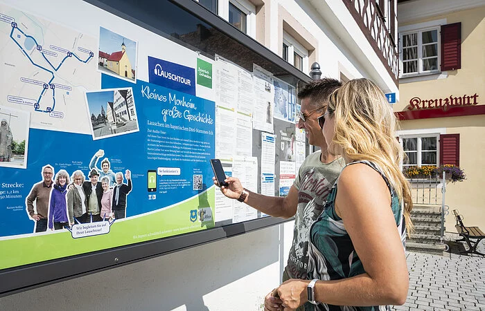 Startpunkt der Lauschtour - an der Tourist-Info Monheim