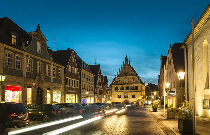 Luitpoldstraße bei Nacht