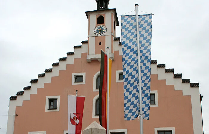 Obelisk am Rathaus