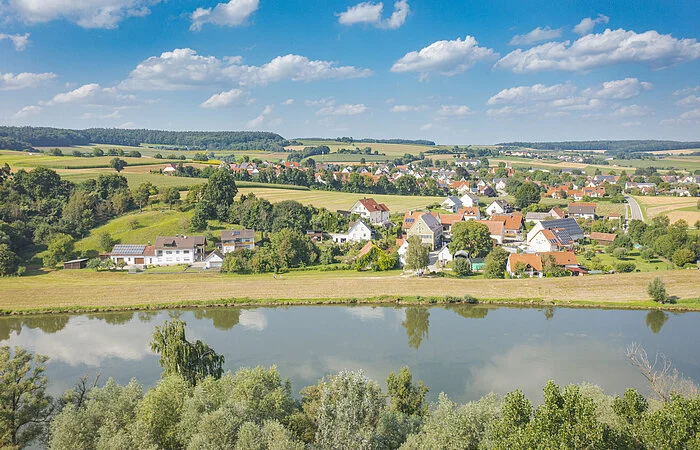 Blick auf den Marxheimer Ortsteil Bruck - direkt an der Donau gelegen