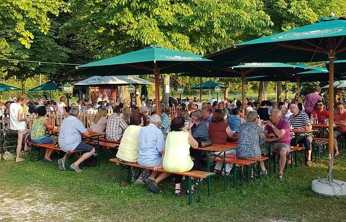 Stadthalle, Janni's Biergarten