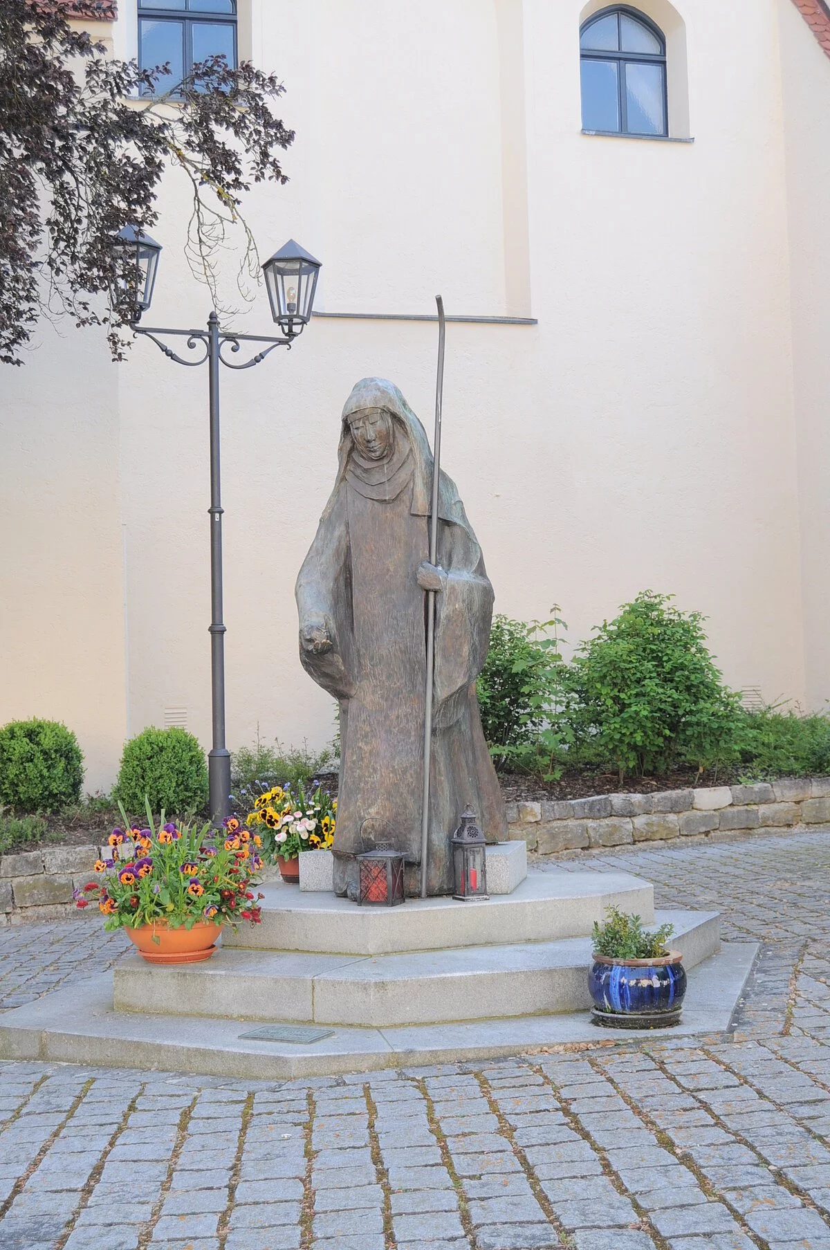 Statue der Hl. Walburga