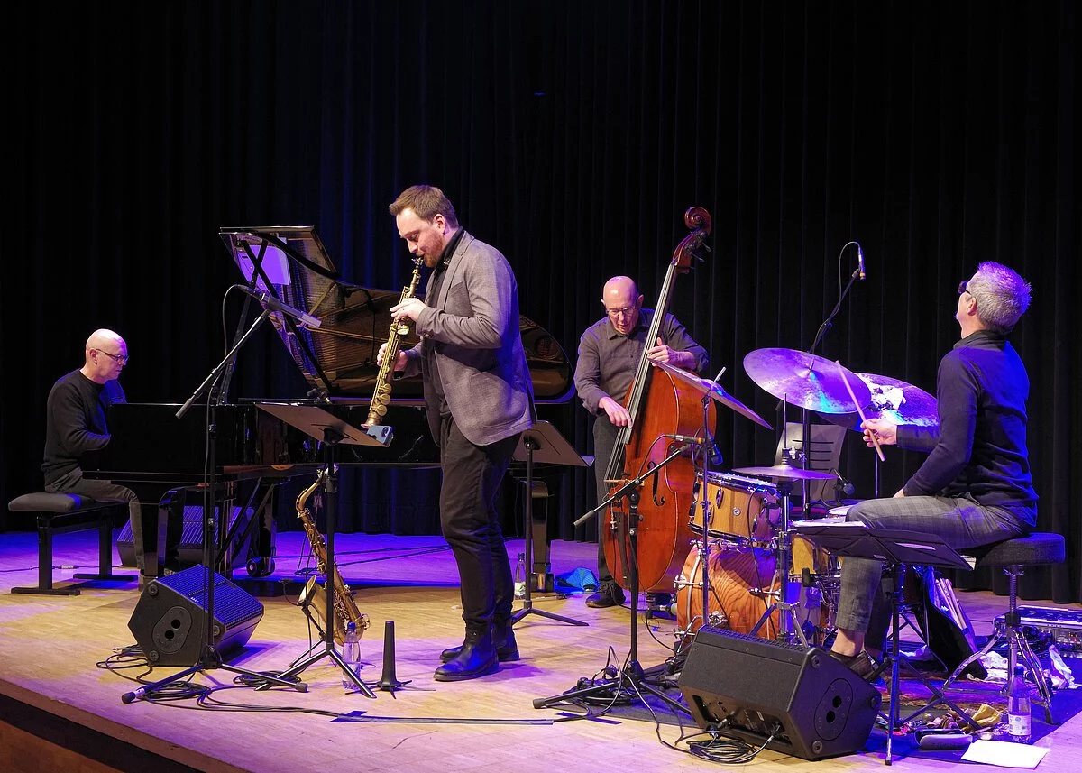 Dieter Köhnlein Quartett spielt auf der Bühne