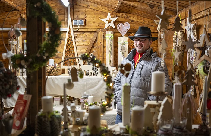 Weihnachtsdeko beim Kipfenberger Weihnachtsmarkt