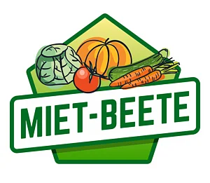 Miet Beete Logo Antoniusschwaige Logo Schrift Miet-Beete in grün, darüber gezeichnete Feldfrüchte Salat, Kürbis, Tomate, Karotten, Gurke.